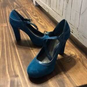 Gianni Bini teal heels